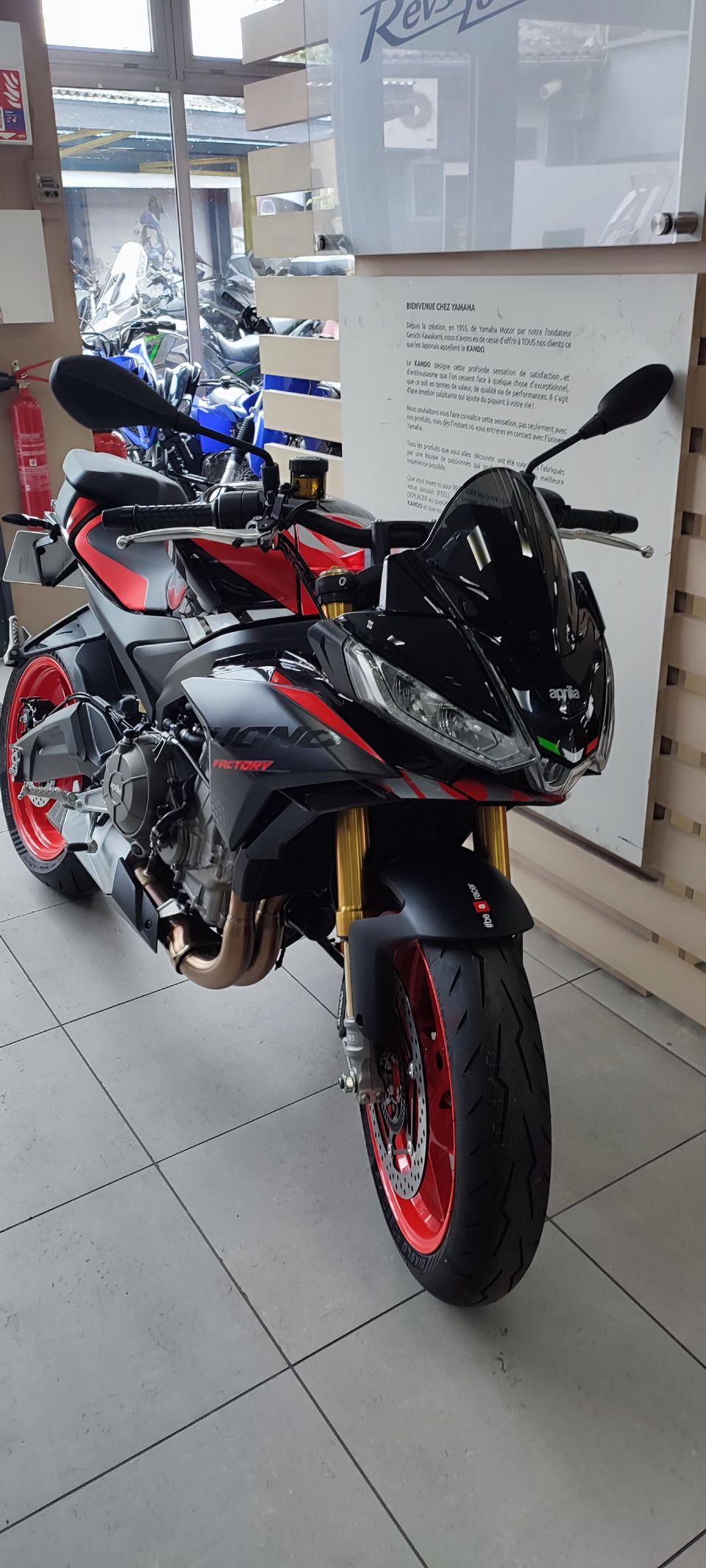 APRILIA TUONO 660 FACTORY 9