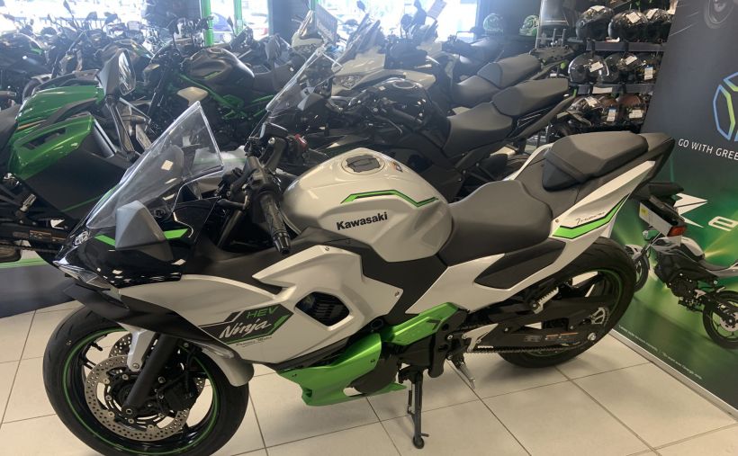 KAWASAKI Ninja 7 Hybrid 1