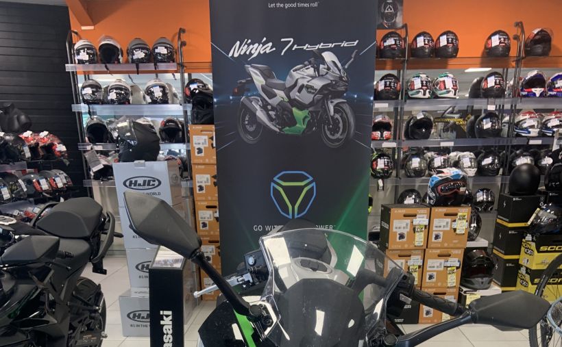KAWASAKI Ninja 7 Hybrid 2