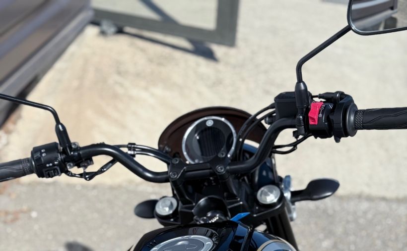 YAMAHA XSR 125 Legacy 6