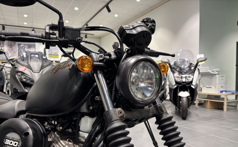 HYOSUNG GV AQUILA 300 20