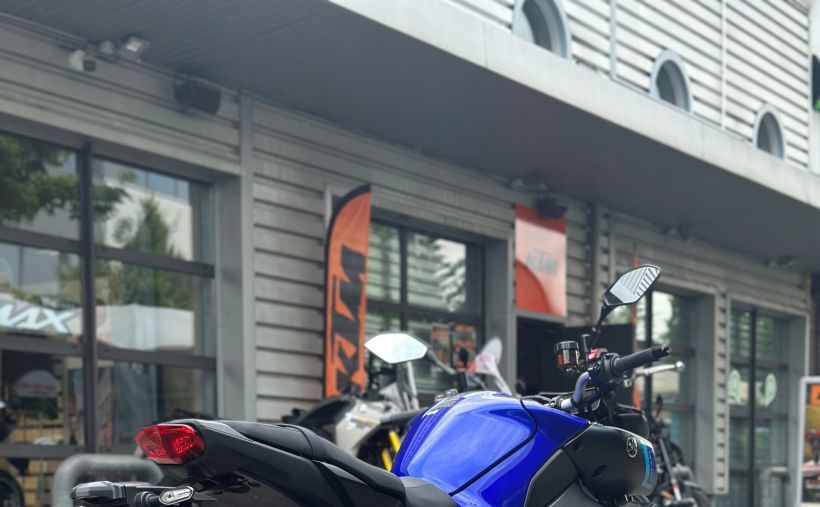 YAMAHA MT-10 3