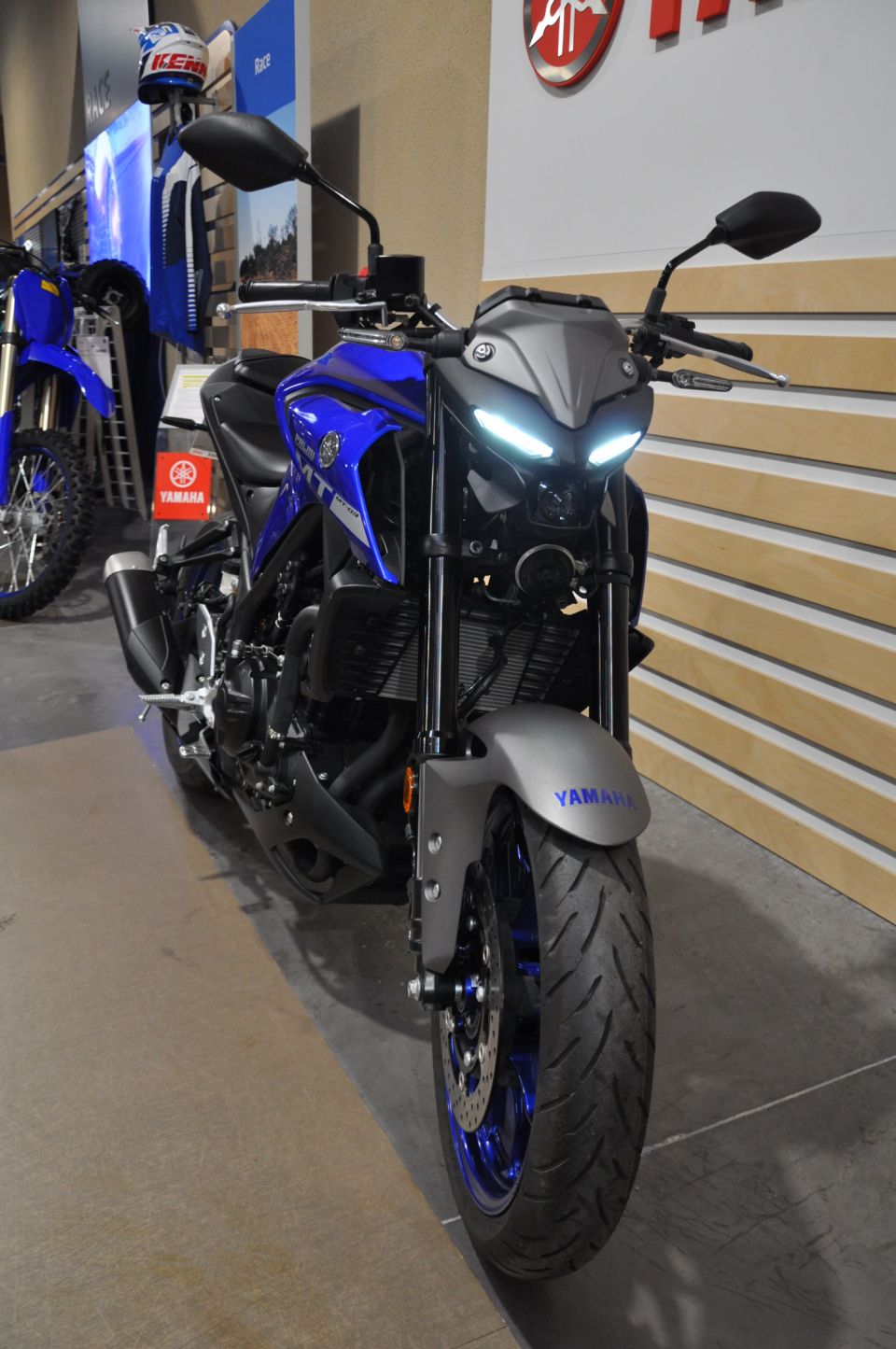 YAMAHA MT-03 300 6