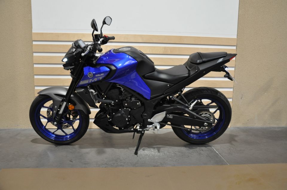 YAMAHA MT-03 300 7