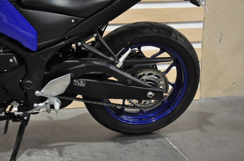 YAMAHA MT-03 300 9