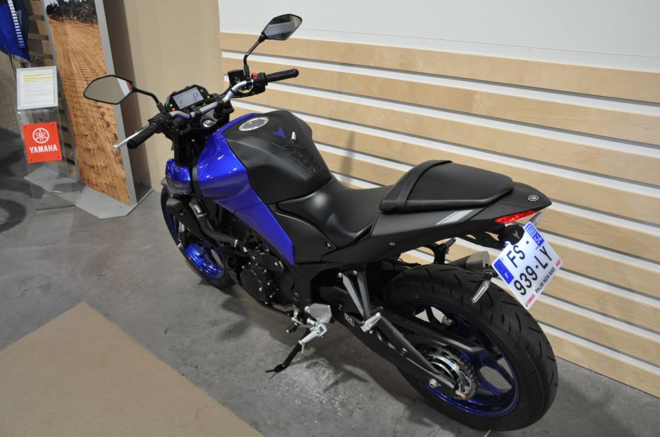 YAMAHA MT-03 300 12