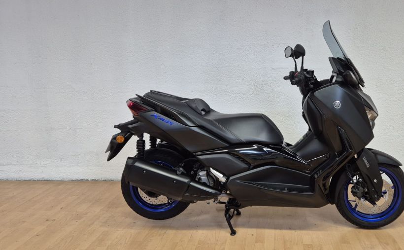 YAMAHA XMAX 300 0