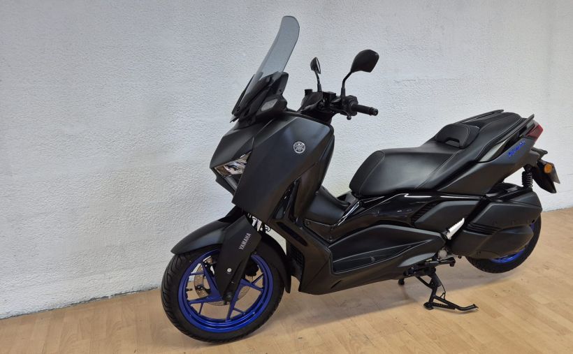 YAMAHA XMAX 300 4