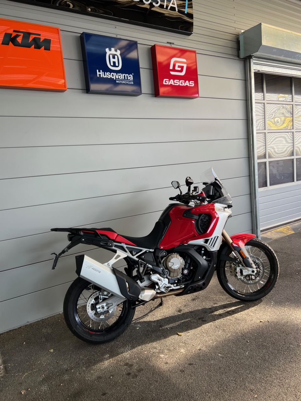 MV AGUSTA ENDURO VELOCE 12