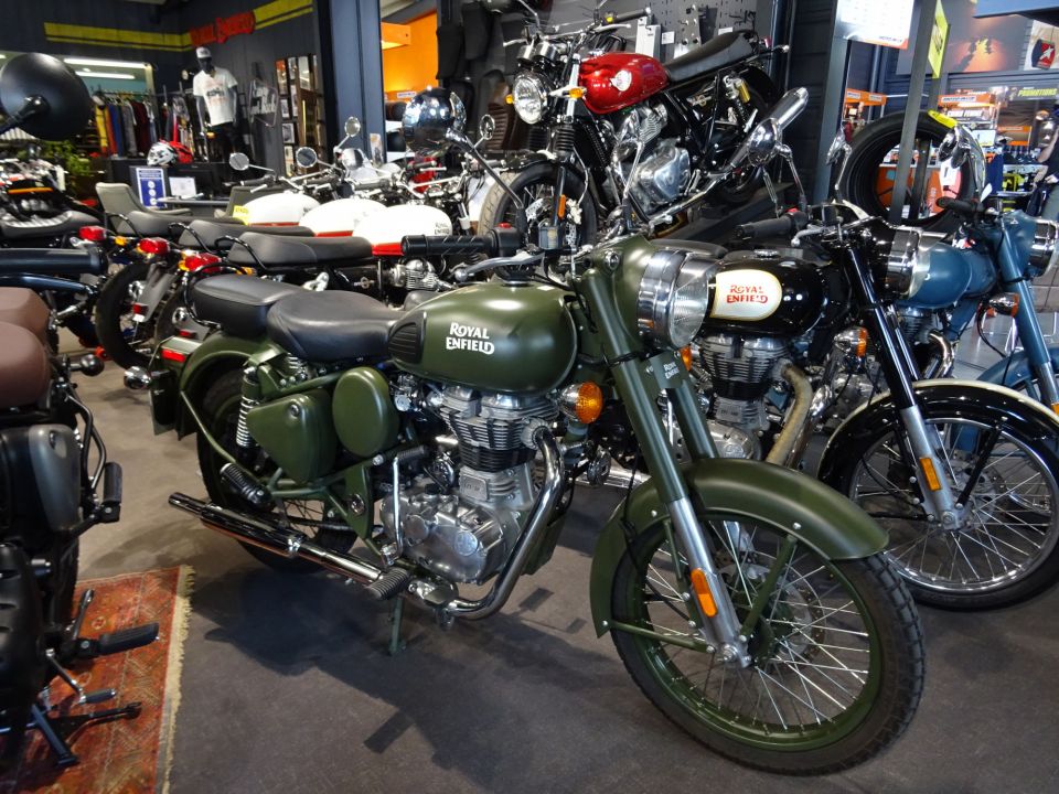 ROYAL ENFIELD BULLET CLASSIC 8