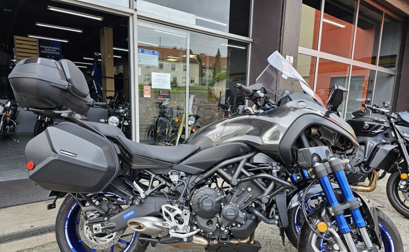 YAMAHA niken 850 0
