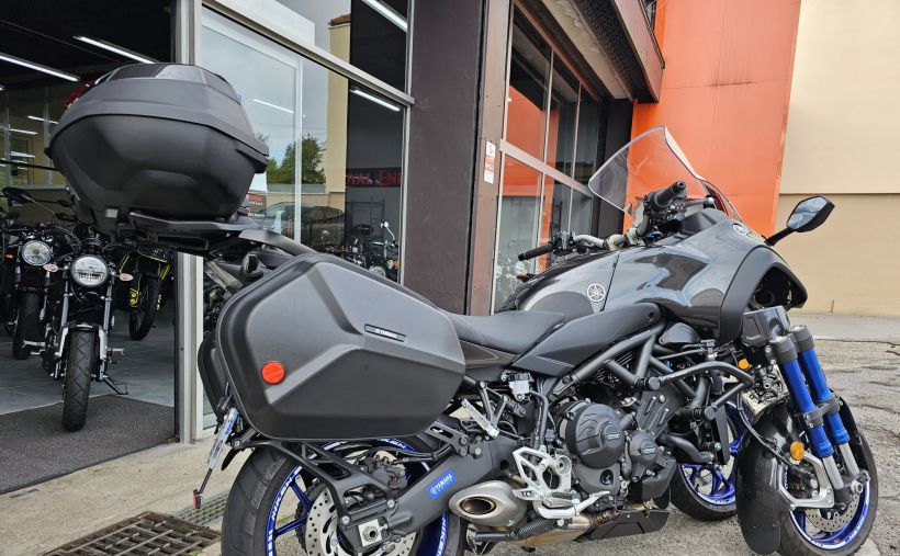 YAMAHA niken 850 2