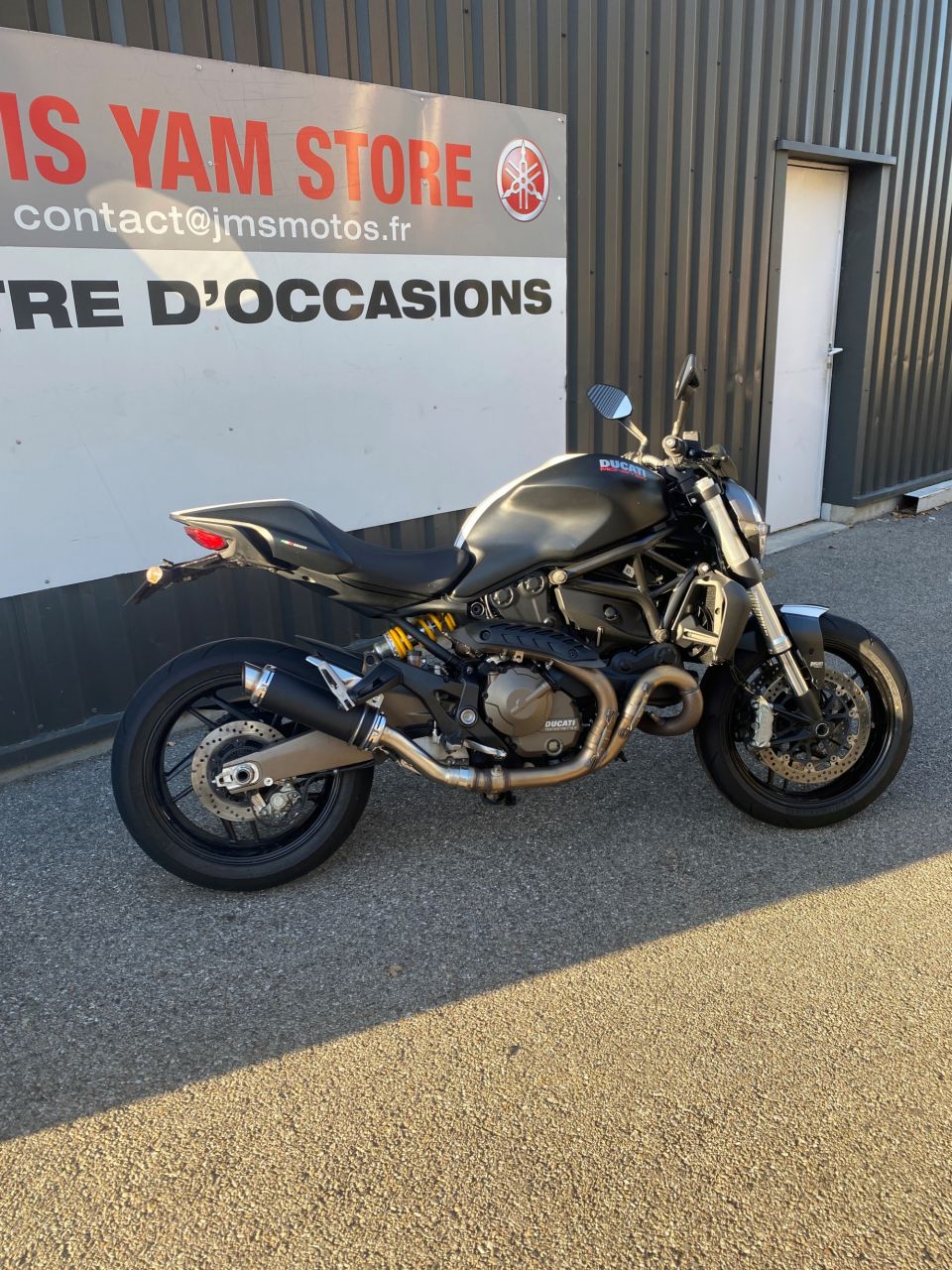 DUCATI MONSTER 821 1
