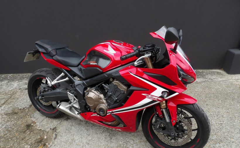 HONDA CBR 650  R 0
