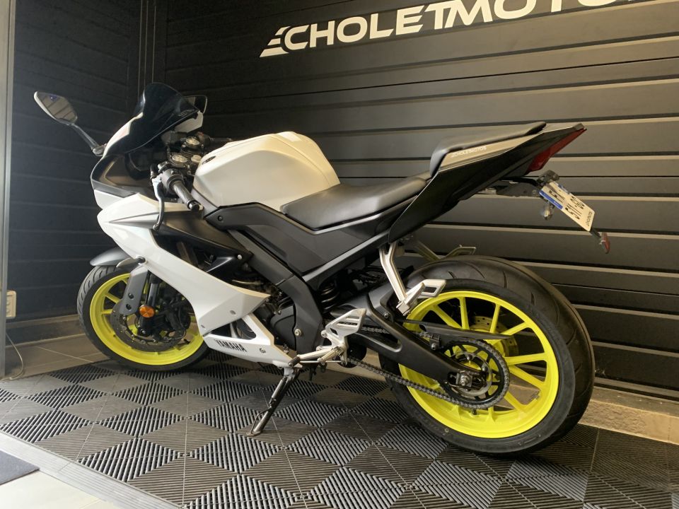 YAMAHA YZF-R 125 8