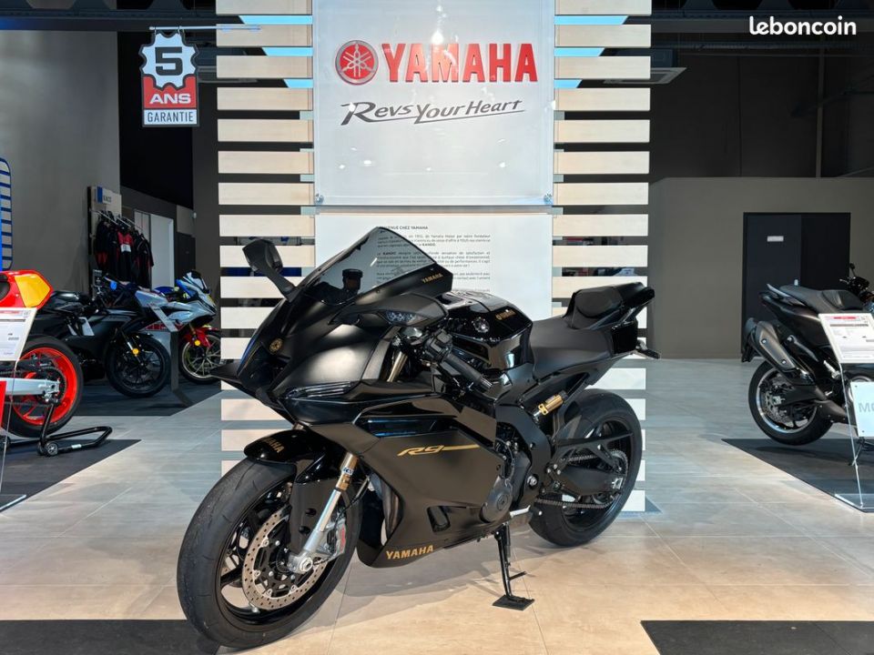 YAMAHA R9 2