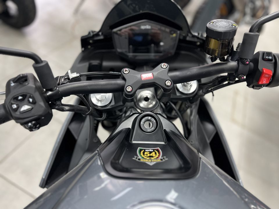 APRILIA TUONO 660 36