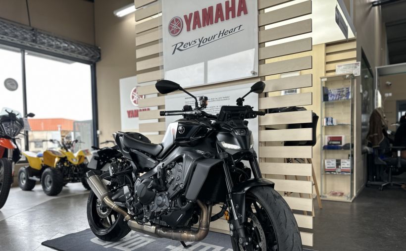 YAMAHA MT-09 Y-AMT 6