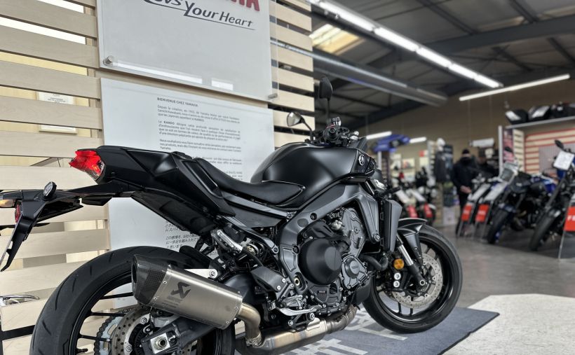 YAMAHA MT-09 Y-AMT 5
