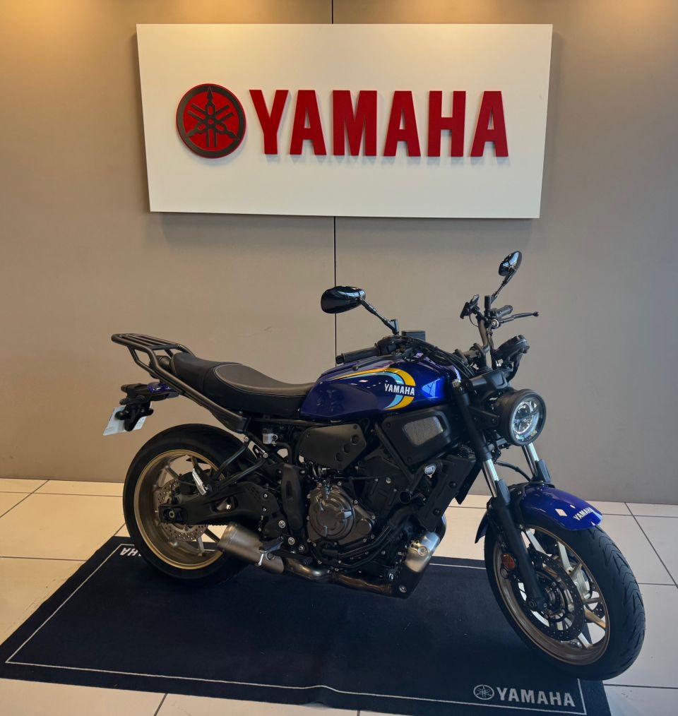 YAMAHA XSR 700 0