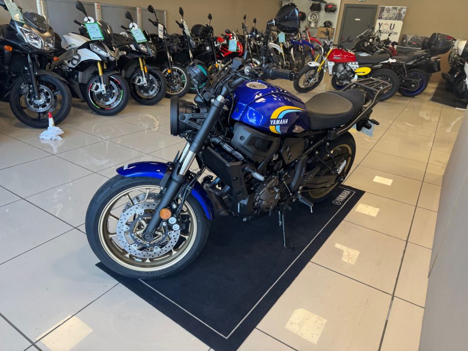 YAMAHA XSR 700 2