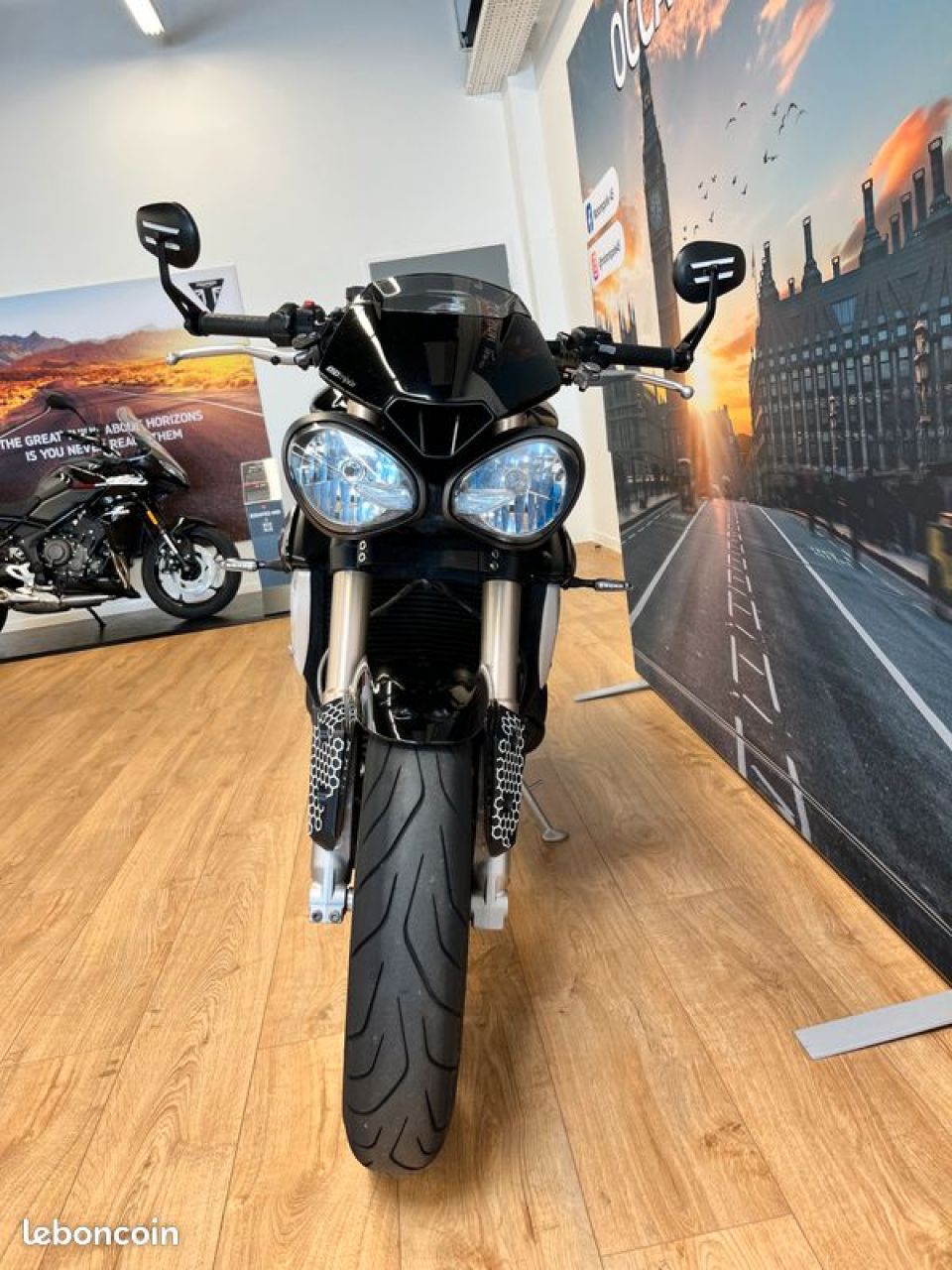 TRIUMPH SPEED TRIPLE 1050 S  2