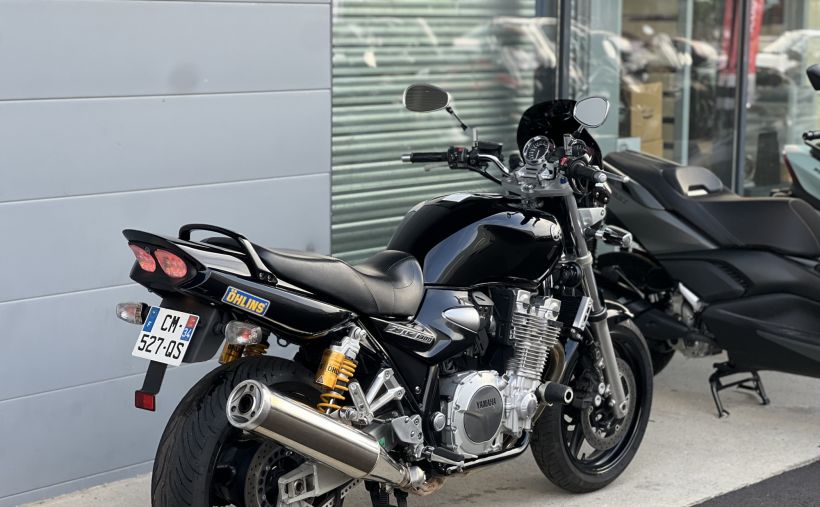 YAMAHA XJR 1300 2