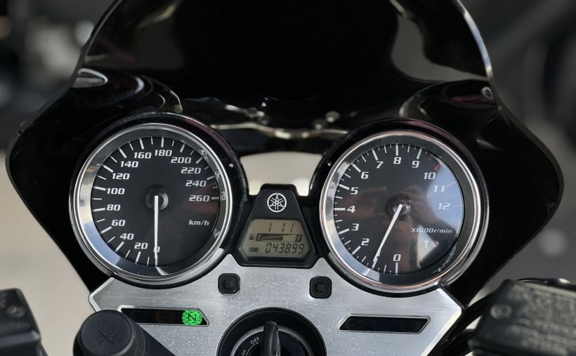 YAMAHA XJR 1300 7