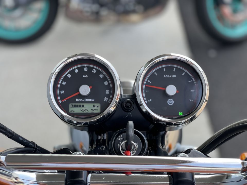 ROYAL ENFIELD INTERCEPTOR 7