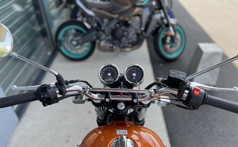 ROYAL ENFIELD INTERCEPTOR 6