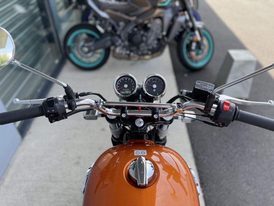 ROYAL ENFIELD INTERCEPTOR 6