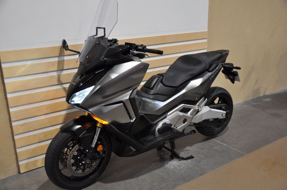 HONDA NSS FORZA 750 9