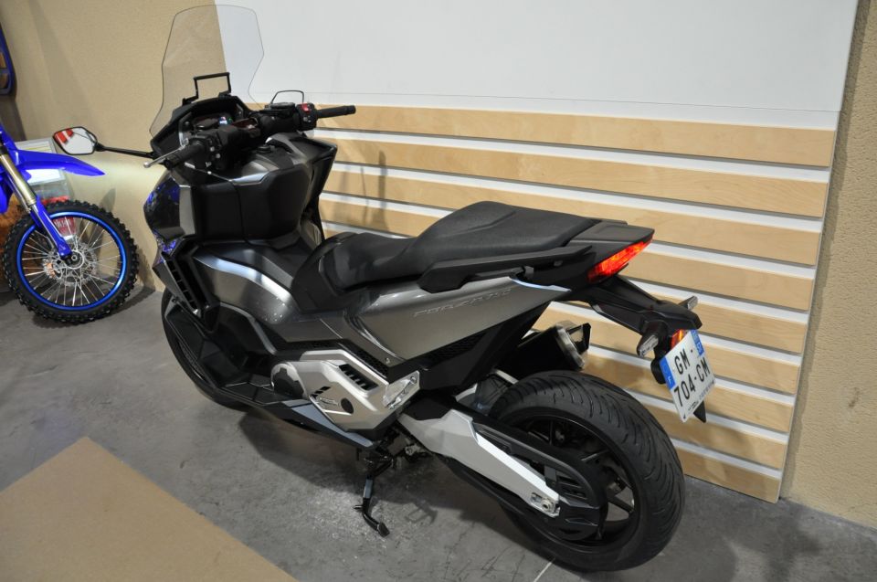 HONDA NSS FORZA 750 10