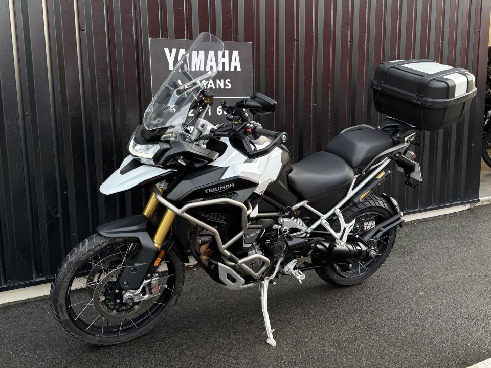 TRIUMPH TIGER 1200 RALLY EXPLORER 10