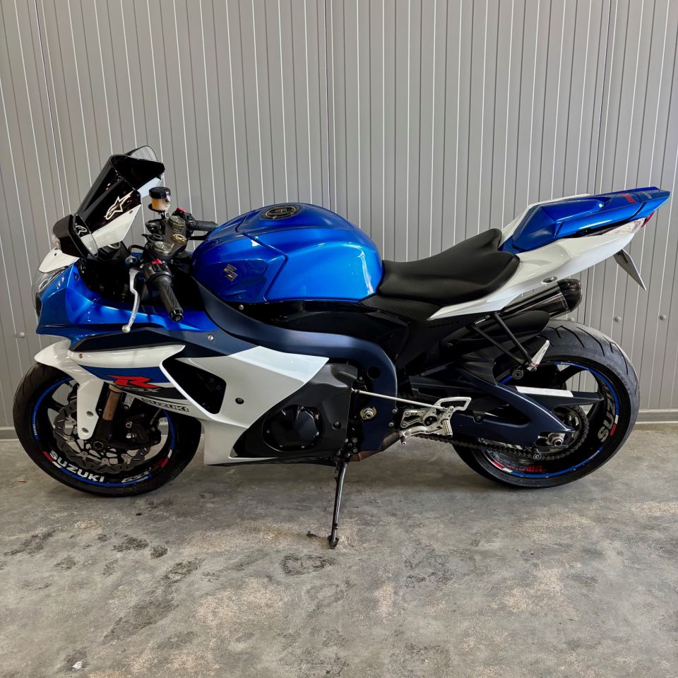 SUZUKI GSX-R 1000 9