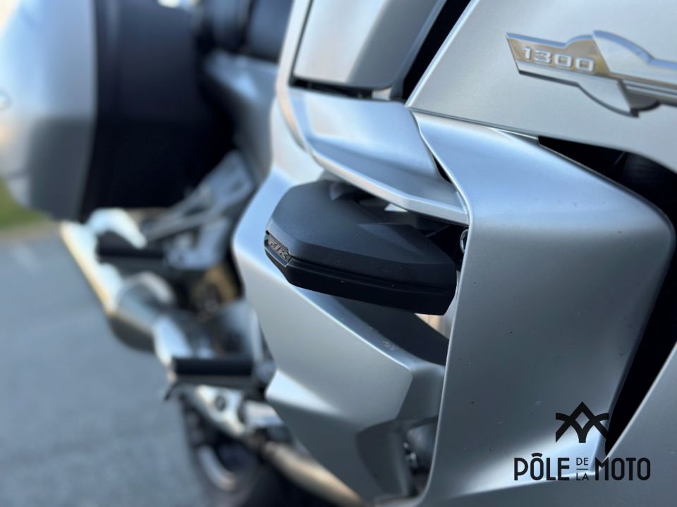 YAMAHA FJR 1300 AE 10