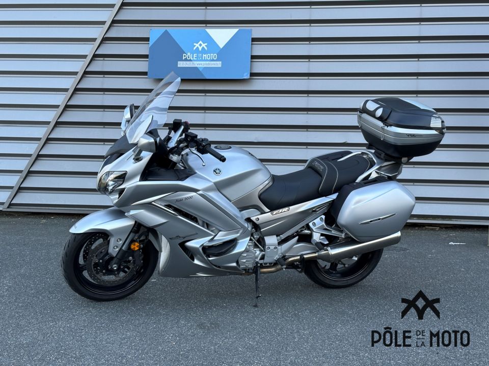 YAMAHA FJR 1300 AE 20