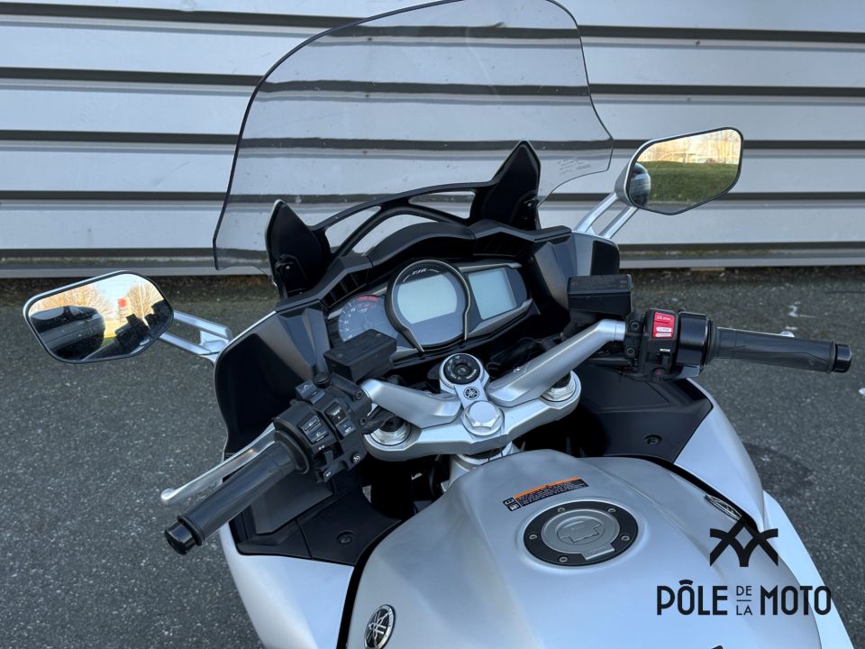 YAMAHA FJR 1300 AE 30