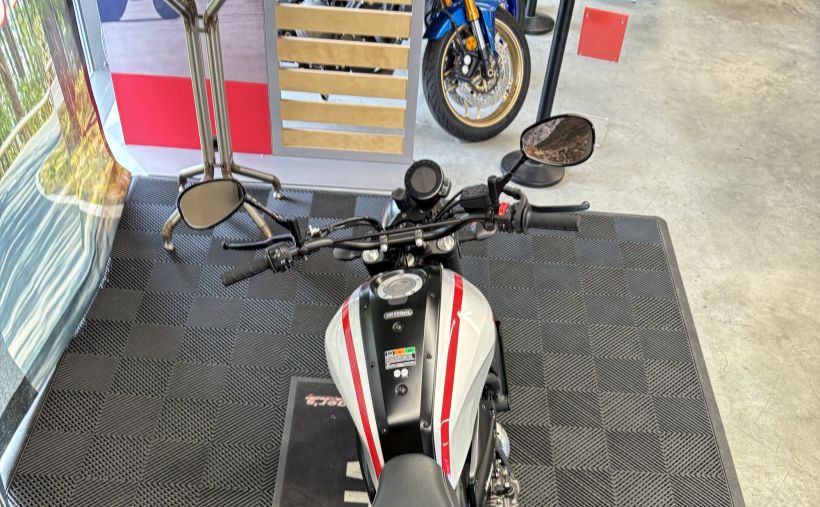 YAMAHA XSR 700 XTRIBUTE 4