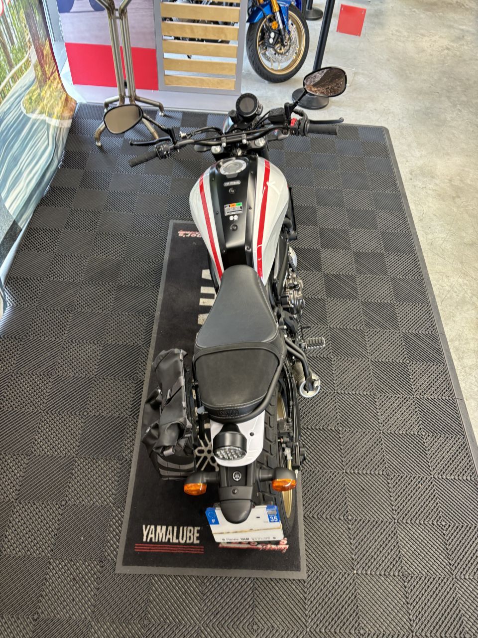 YAMAHA XSR 700 XTRIBUTE 4