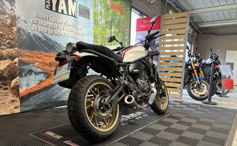 YAMAHA XSR 700 XTRIBUTE 2