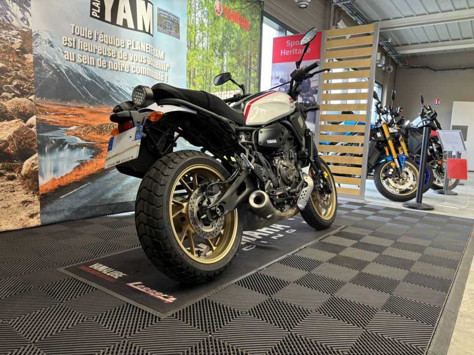 YAMAHA XSR 700 XTRIBUTE 2
