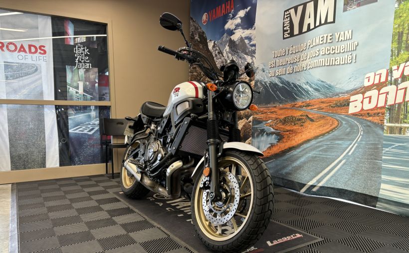 YAMAHA XSR 700 XTRIBUTE 1