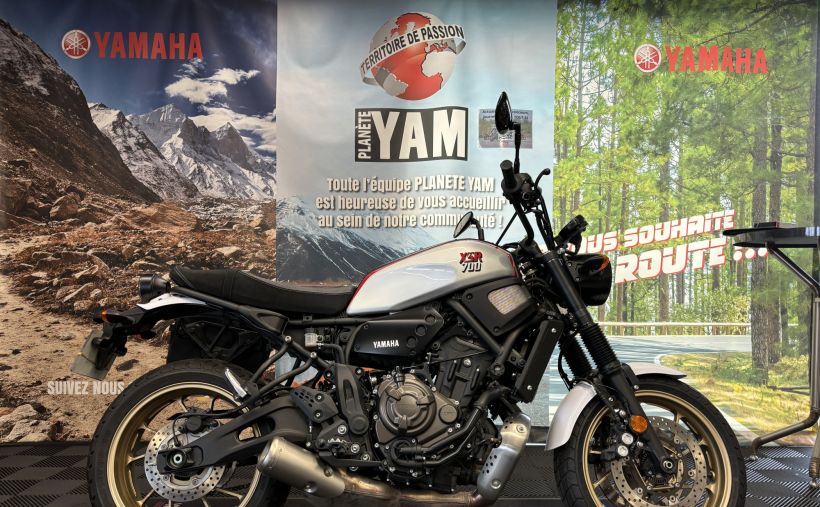 YAMAHA XSR 700 XTRIBUTE 0