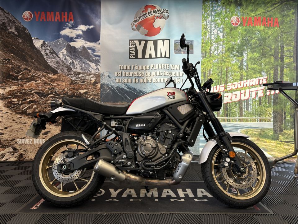 YAMAHA XSR 700 XTRIBUTE 0