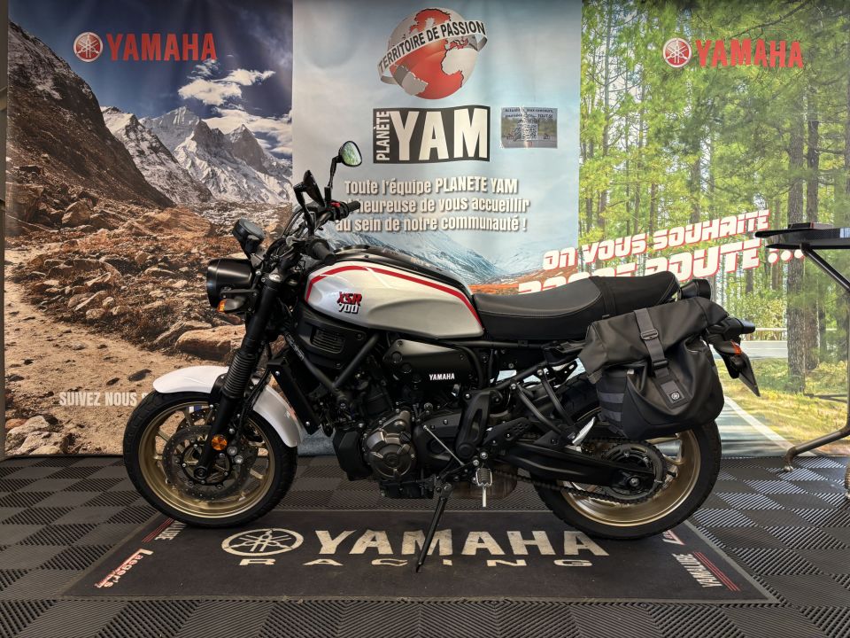 YAMAHA XSR 700 XTRIBUTE 5