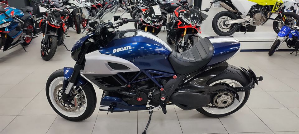 DUCATI DIAVEL 9