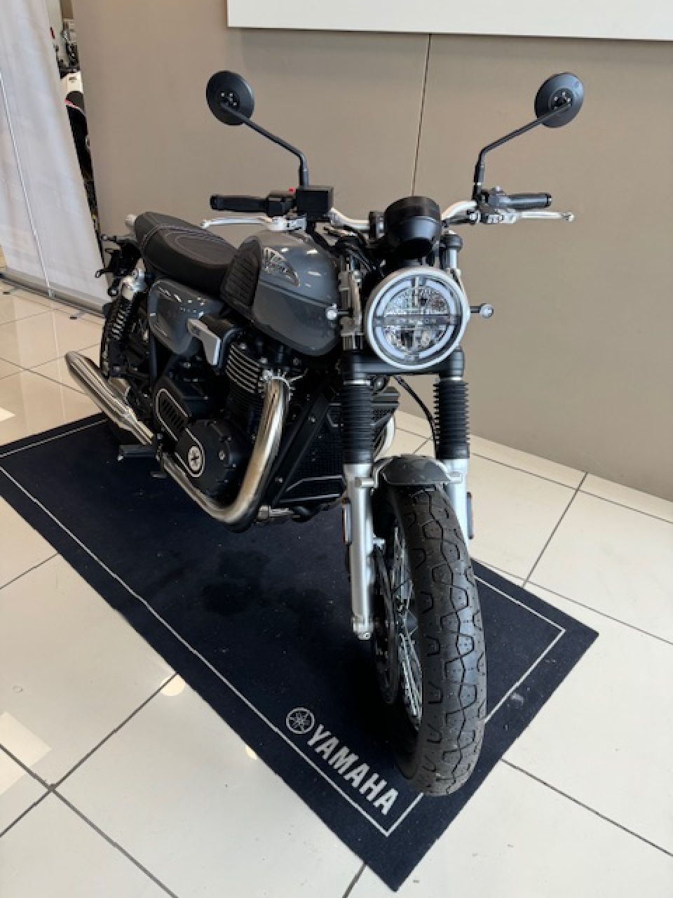 BRIXTON MOTORCYCLES CROMWELL 1200 8