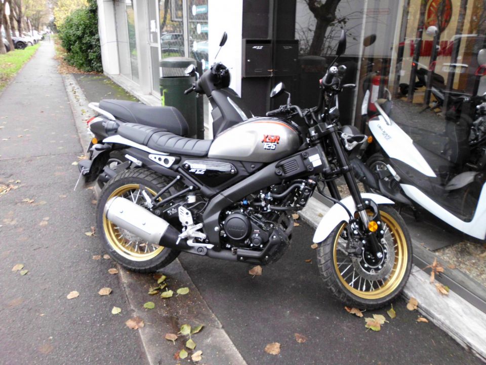YAMAHA XSR 125 Legacy 2