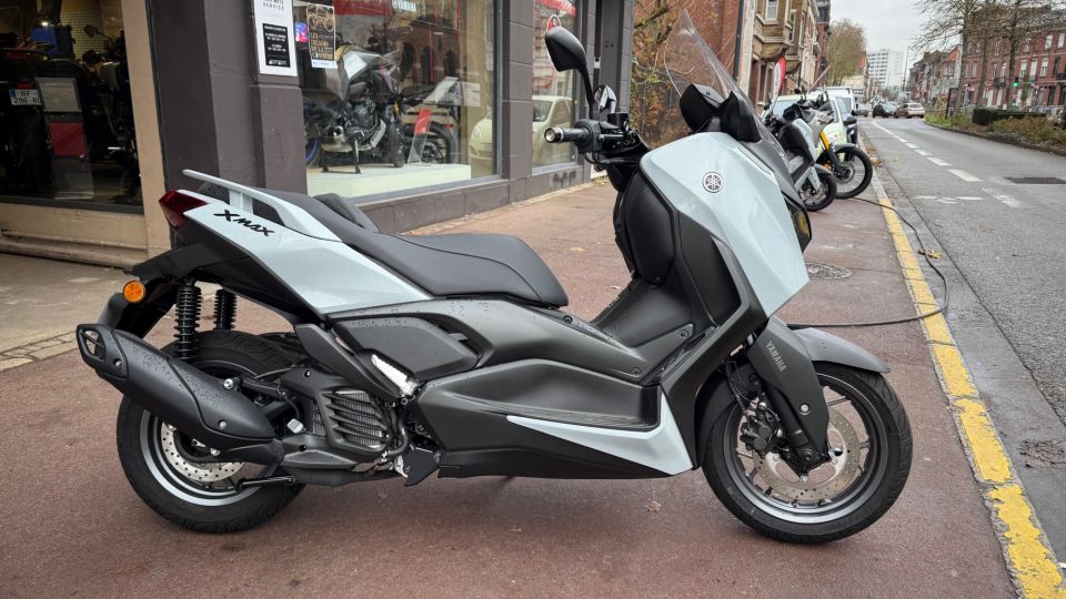 YAMAHA XMAX 125 TECH MAX 0